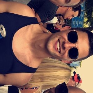 Meet your Posher, Joshua